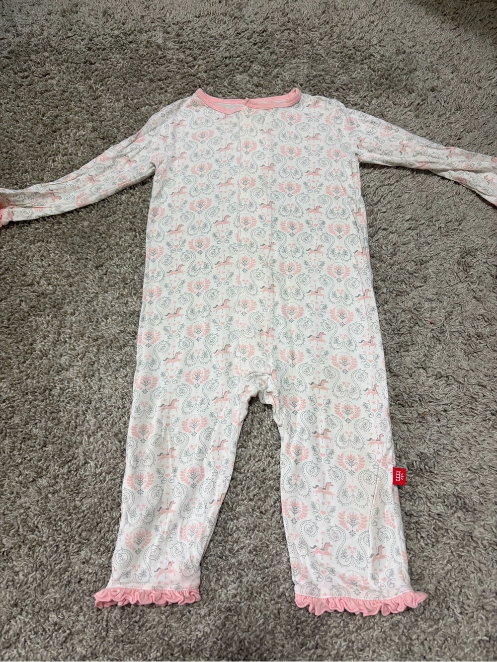 Magnetic Me Carousel Ruffle Footies